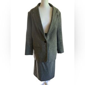 Vintage Gray Wool Blend Skirt & Jacket. Jacket is size 14 & skirt is size 16P